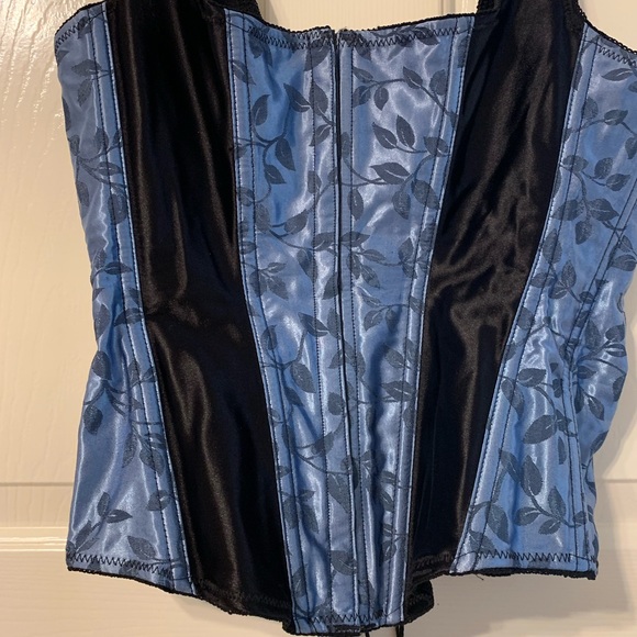 Empire Intimates Corset - Picture 4 of 7